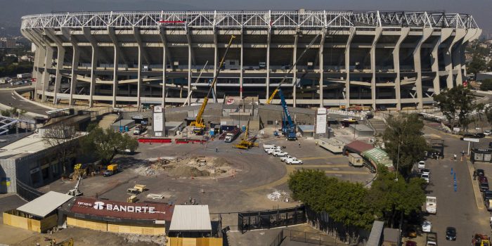 Fotografía aérea de las obras en los alrededores del estadio Banorte este martes, en Ciudad de México, a 100 días del comienzo del Mundial, el 11 de junio. EFE/ Isaac Esquivel