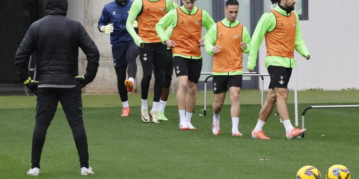 alt El brasileño Antony ya entrena al servicio del chileno Pellegrini