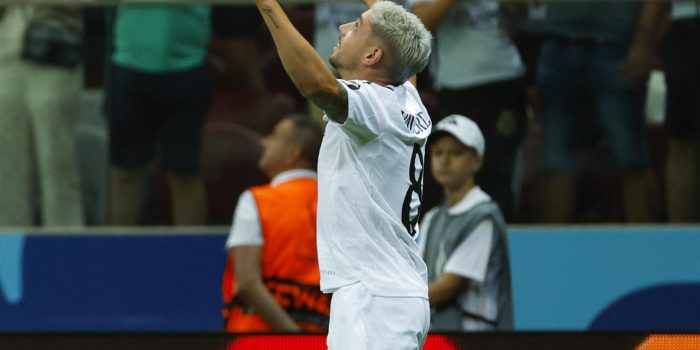 alt Valverde: "Que disfruten, jueguen bien y los de atrás a correr por ellos"