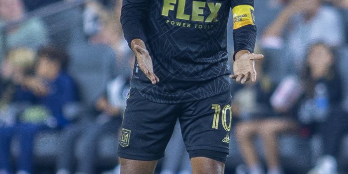 Fotografía del mexicano Carlos Vela, quien este martes anunció su retirada del fútbol después de hacer época en Los Angeles FC. EFE/ Phillip Kim