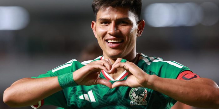 Jesús Gallardo de México celebra un gol este miércoles, en un partido amistoso entre las selecciones de México y Islandia en el estadio La Corregidora en Querétaro (México). EFE/ Alex Cruz