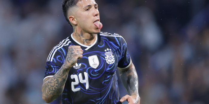 Enzo Fernández celebra el gol que anotó con Argentina en el amistoso ante Mauritania. EFE/Juan Ignacio Roncoroni