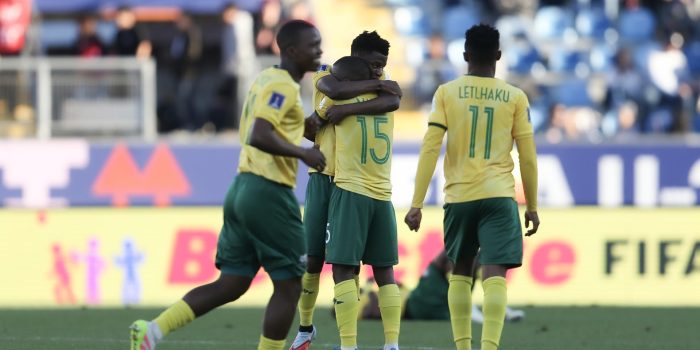 Jugadores de Sudáfrica celebran este domingo el triunfo ante Estados Unidos en el Mundial Sub-20 de Chile en el estadio El Teniente en Rancagua. EFE/Ailen Díaz