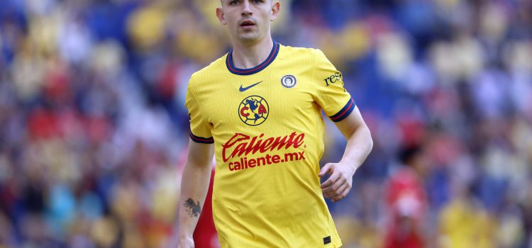 Imagen de archivo de Álvaro Fidalgo del América celebrando tras anotar un gol en el estadio Ciudad de los Deportes en Ciudad de México (México). EFE/ Sáshenka Gutiérrez