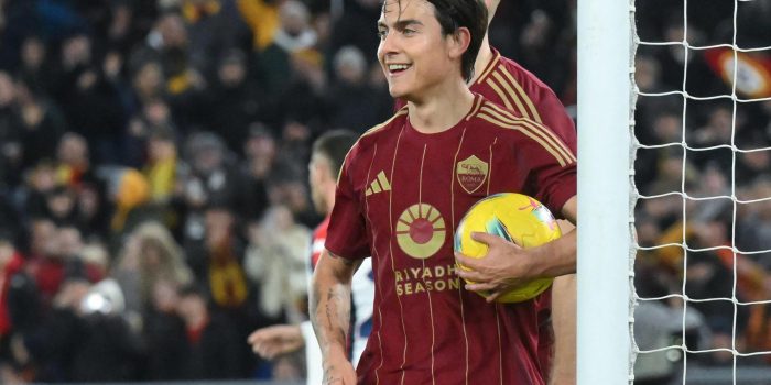 alt Doblete del argentino Dybala para meter a Roma en octavos