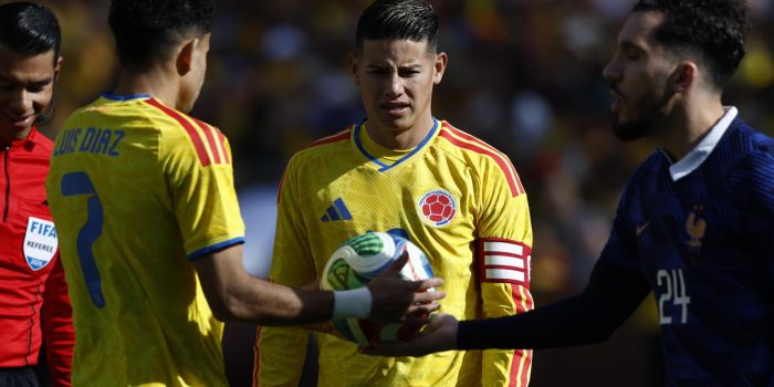 James Rodríguez (c), capitán de la selección colombiana de fútbol. EFE/EPA/WILL OLIVER
