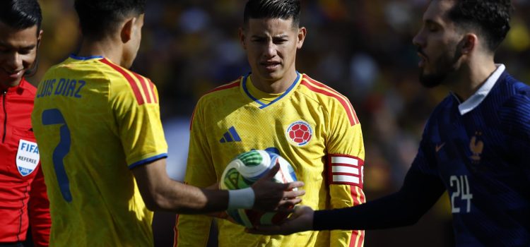 James Rodríguez (c), capitán de la selección colombiana de fútbol. EFE/EPA/WILL OLIVER