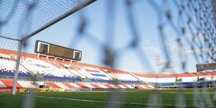 Fotografía del estadio Defensores del Chaco, el más emblemático de Paraguay, que este viernes ha sido elegido por la Conmebol como sede de la final de la edición 24 de la Copa Sudamericana, el 22 de noviembre, entre Lanús y Atlético Mineiro. EFE/Nathalia Aguilar