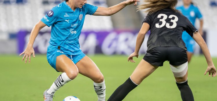 Imagen de archivo de Allison Veloz (i) de Monterrey. EFE/ Miguel Sierra