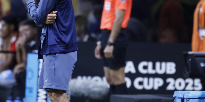 El entrenador Luis Enrique estableció este viernes similitudes entre su equipo, PSG, y el Bayern de Múnich, que el sábado juegan en Atlanta (Georgia) por un cupo en las semnifinales del Mundial de Clubes. EFE/EPA/ERIK S. LESSER