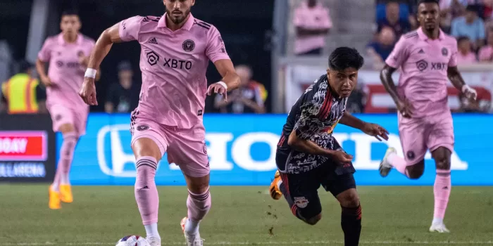 alt Campana: La competencia con Luis Suárez me ayuda a no relajarme