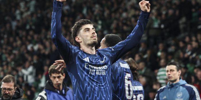 El delantero alemán del Arsenal Kai Havertz celebra el gol que dio la victoria a su equipo sobre el Sporting de Portugal en Lisboa. EFE/EPA/MIGUEL A. LOPES