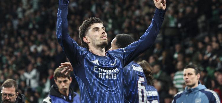 El delantero alemán del Arsenal Kai Havertz celebra el gol que dio la victoria a su equipo sobre el Sporting de Portugal en Lisboa. EFE/EPA/MIGUEL A. LOPES