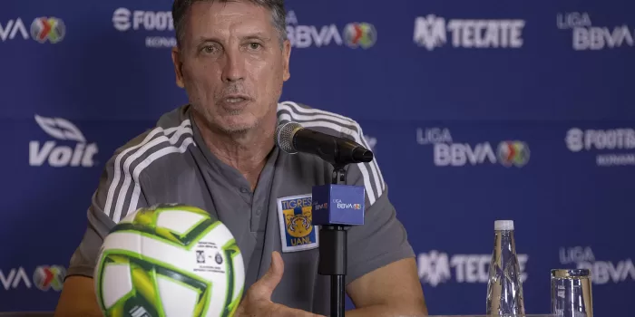 Fotografía de archivo del entrenador de Tigres, Robert Dante Siboldi. EFE/Antonio Ojeda