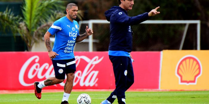 alt Argentino Barros Schelotto espera un partido rudo y con poco juego entre Paraguay y Perú