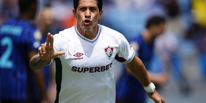 German Cano de Fluminense celebra tras anotarle al Inter de Milán. EFE/JACOB KUPFERMAN