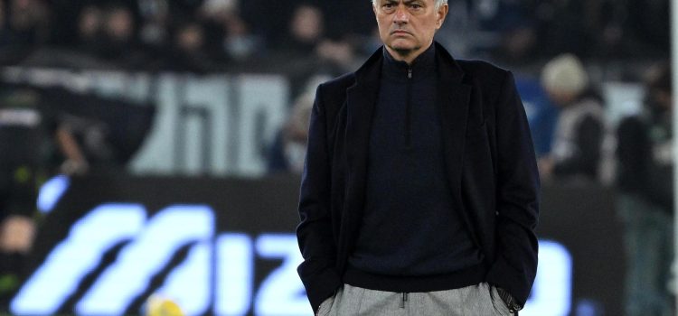 ALT El Fenerbahçe turco fichará a Mourinho como entrenador para dos años, según prensa