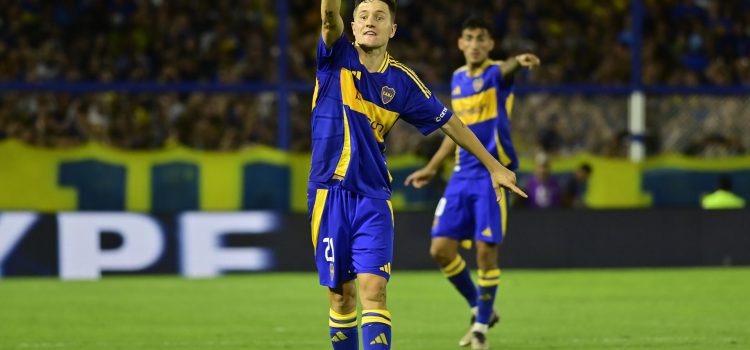 Foto de archivo del centrocampista español Ander Herrera, de Boca Juniros, dando indicaciones en un partido de la Primera División argentina frente Argentinos Juniors en La Bombonera, en Buenos Aires (Argentina). EFE/ Matías Martín Campaya