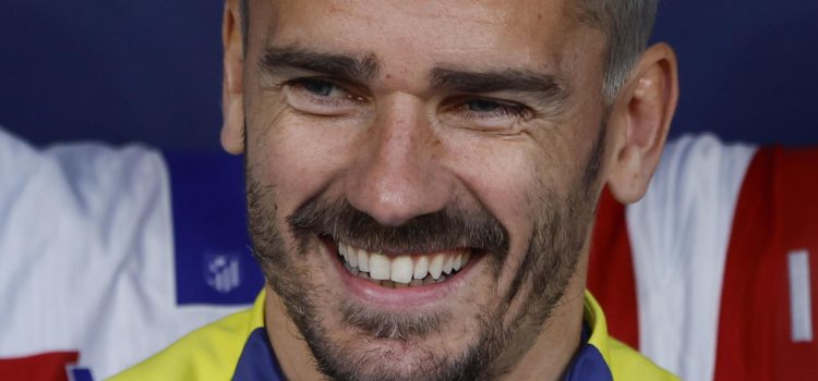 El delantero francés del Atlético de Madrid Antoine Griezmann antes del partido de la jornada 27 de Liga que disputan Atlético de Madrid y Real Sociedad en el estadio Metropolitano de Madrid. EFE/Mariscal