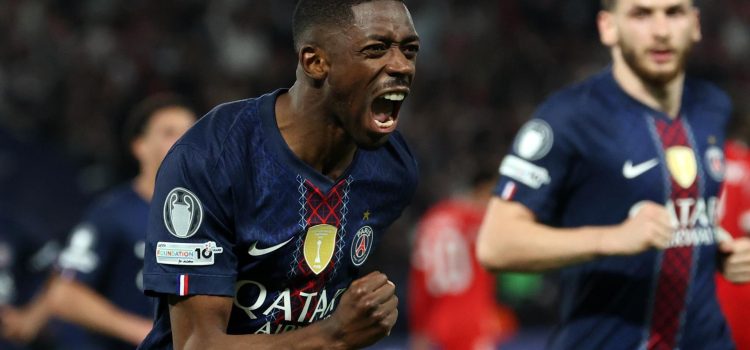 El jugador del PSG Ousmane Dembele celebra el 3-2 durante el partido de ida de semifinales que han jugado Paris Saint-Germain y Bayern Munich en París, Francia. EFE/EPA/MOHAMMED BADRA
