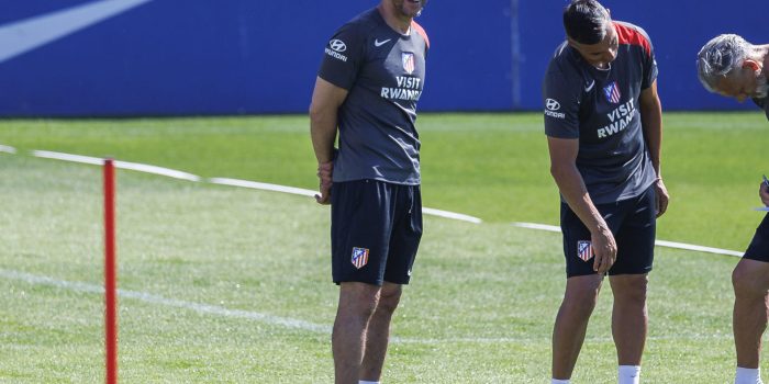 Simeone, durante el entrenamiento. EFE / Rodrigo Jiménez