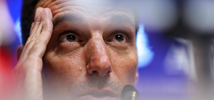 alt ALERTA CAMPEÓN: argentinos Messi, Martínez y Álvarez marcan el pulso de Argentina ante Argelia