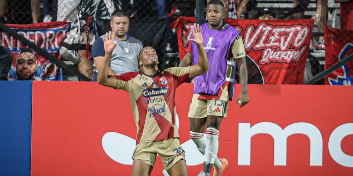 Hayen Palacios, de Independiente Medellín, celebra un gol en un partido de la Copa Libertadores entre Liverpool e Independiente Medellín en el estadio Alfredo Víctor Viera de Montevideo (Uruguay). EFE/Gastón Britos