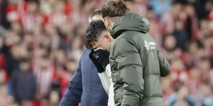 ALT Español Pedri sufre una lesión en el recto femoral y De Jong, un esguince de tobillo