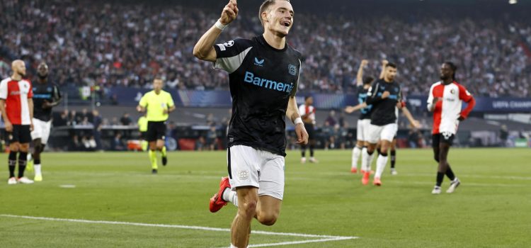 El jugador alemán Florian Wirtz, del Bayer 04 Leverkusen, celebra el 1-0 durante el partido de la UEFA Champions League que han jugado Feyenoord Rotterdam y Bayer 04 Leverkusen en el Feyenoord Stadion de Kuip en Rotterdam, Países Bajos. EFE/EPA/MAURICE VAN STEEN