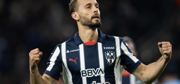Sergio Canales de Rayados celebra un gol en el estadio BBVA en Monterrey (México). Archivo. EFE/ Miguel Sierra
