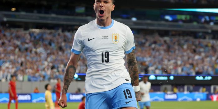 alt Uruguay propina la primera goleada de la Copa América y se asoma a cuartos