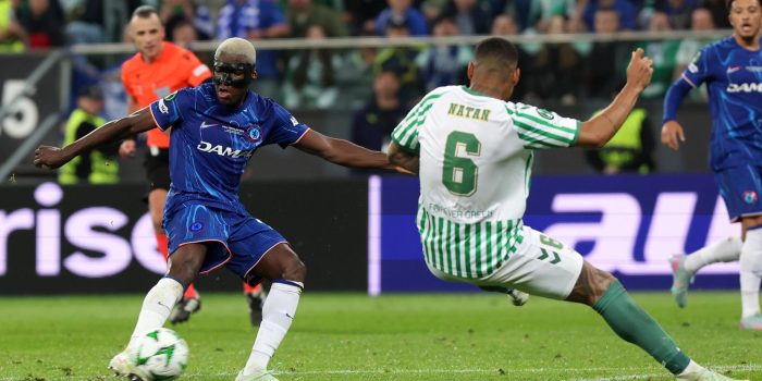 El medio ecuatoriano Moises Caicedo sentencia la final la final de la Liga de Conferencia que disputaron Chelsea y Betis en el Tarczynski Arena de BresláviaEFE/EPA/Pawel Jaskolka POLAND OUT