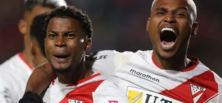 alt El Always Ready busca imponerse a un Nacional uruguayo cauto por la altitud del estadio