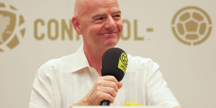 Fotografía cedida por la Federación Colombiana de Fútbol que muestra al presidente de la FIFA, Gianni Infantino, durante la inauguración del Centro de Alojamiento para el Alto Rendimiento de la FCF este martes en Barranquilla (Colombia). EFE/ FCF