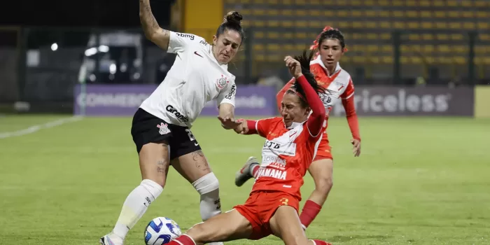 ALT 5-2. Colo Colo remonta y gana a Always Ready para acompañar a Corinthians en los cuartos