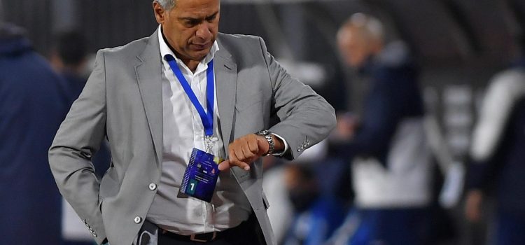 Fotografía de archivo del exentrenador del Deportivo Cali, Hernán Torres. EFE/Hernán Cortéz