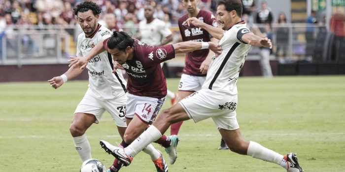 ALT El clásico entre Alajuelense y Saprissa acapara la atención en Costa Rica