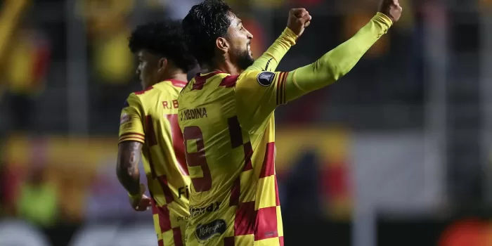 ALT Aucas vapulea a Delfín con goles del boliviano Miranda y los paraguayos Montenegro y Rolón