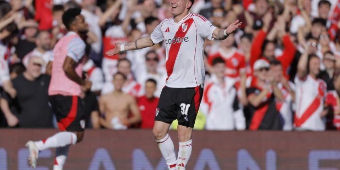 Franco Mastantuono, la figura de 17 años que River Plate ha transferido al Real Madrid, vuelve a emerger como el estandarte del equipo argentino que este sábado se enfrenta con Monterrey en la segunda jornada de la fase de grupos del Mundial de Clubes con la mira puesta en los octavos de final.EFE/Archivo/Juan Ignacio Roncoroni