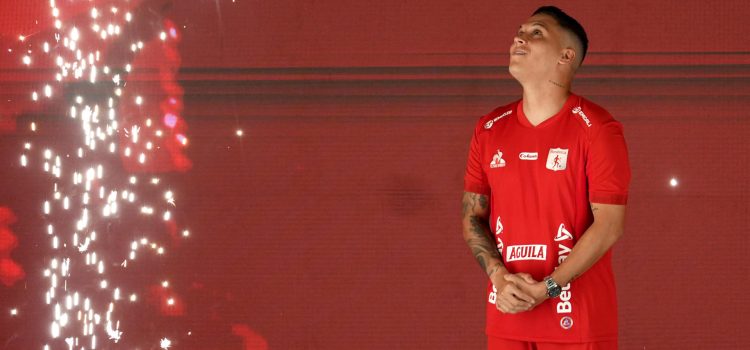 alt El colombiano Juan Fernando Quintero espera ganar títulos con América de Cali