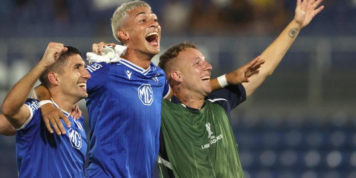 Jugadores de Juventud celebran tras derrotar este jueves al Guaraní en Asunción y clasificar a la tercera fase previa de la Copa Libertadores. EFE/ Juan Pablo Pino