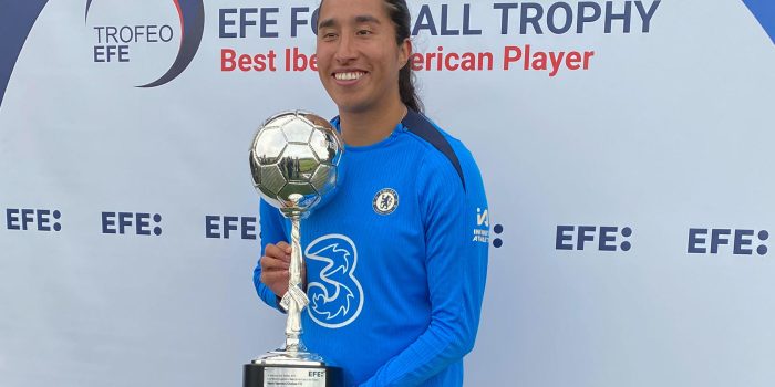 ALT La colombiana Mayra Ramírez recibe el Trofeo como mejor jugadora Iberoamericana