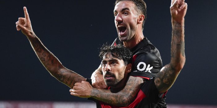 El centrocampista portugués del Mallorca Samu Costa celebra el primer gol de su equipo durante el partido de La Liga de fútbol entre el Girona FC y RCD Mallorca, este viernes en el estadio municipal de Montilivi. EFE/David Borrat.