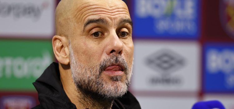 El entrenador del Manchester City, Pep Guardiola, durante la conferencia de prensa del pasado sábado. EFE/EPA/TOLGA AKMEN SOLO USO EDITORIAL.