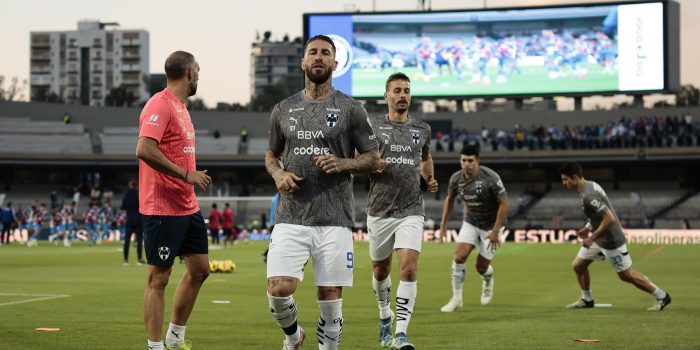 Sergio Ramos de Monterrey calienta previo a un encuentro en el Estadio Olímpico Universitario en Ciudad de México (México). Imagen de archivo. EFE/José Méndez