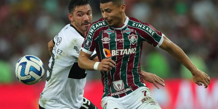 Fotografía de archivo del exjugador de Fluminense André (d) durante un partido de la Copa Libertadores 2023 ante Olimpia en Río de Janeiro (Brasil). EFE/Andre Coelho