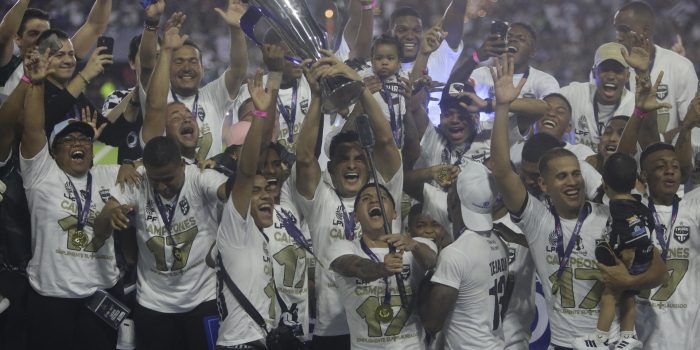 alt Colombianos se coronan campeones en la Liga de Panamá