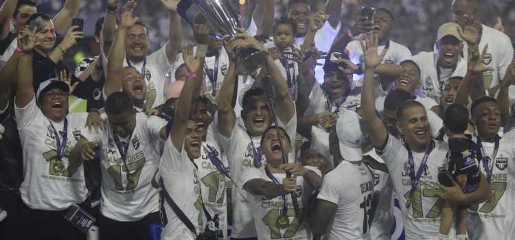 alt Colombianos se coronan campeones en la Liga de Panamá