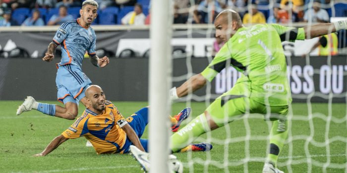alt El uruguayo Santiago Rodríguez le da el pase al New York City en la Leagues Cup ante Tigres