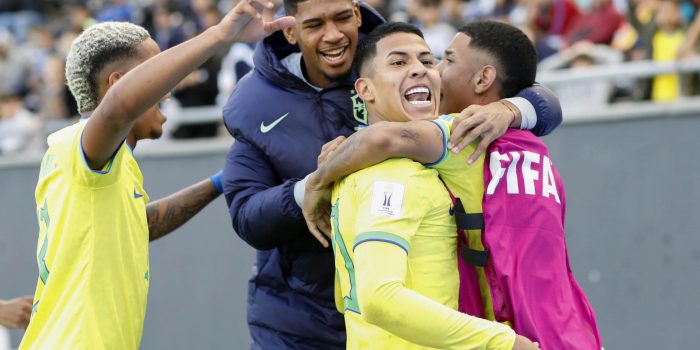 alt Brasil derrota a México y jugará por el oro con Chile en el fútbol masculino